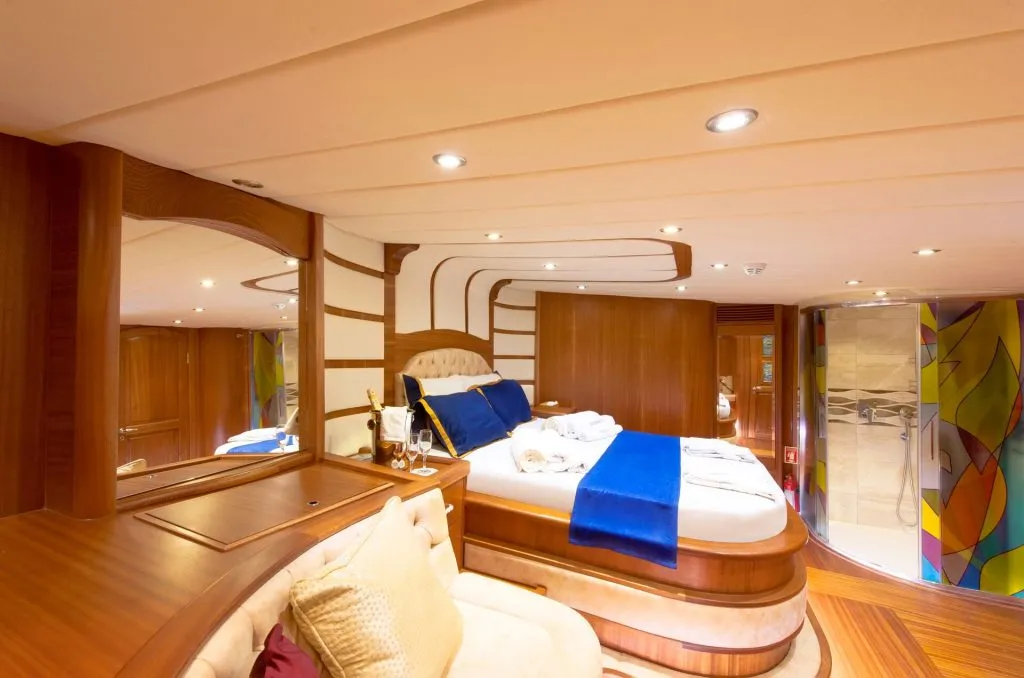 Yacht interior image