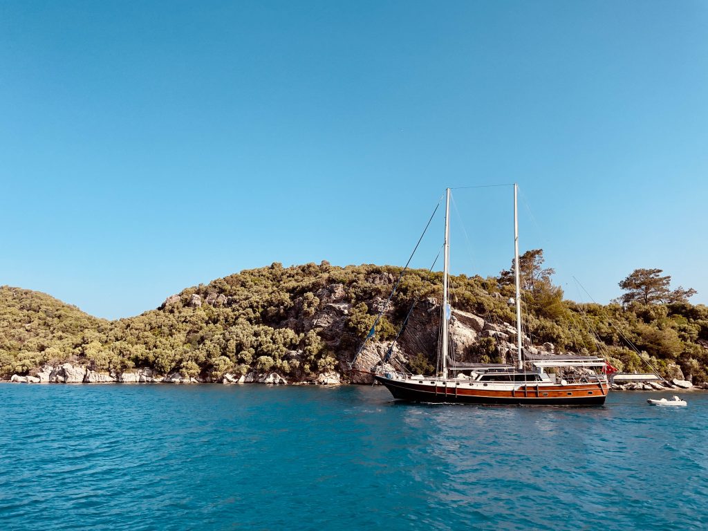 Yacht exterior image