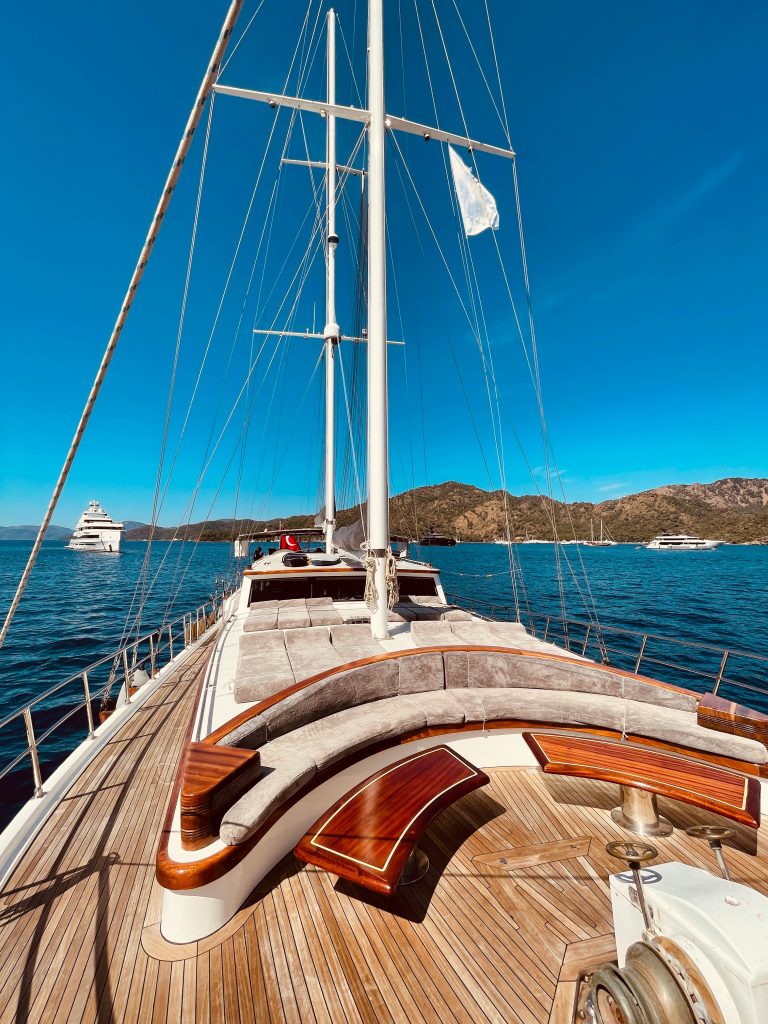 Yacht exterior image