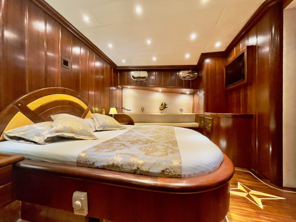 Yacht interior image