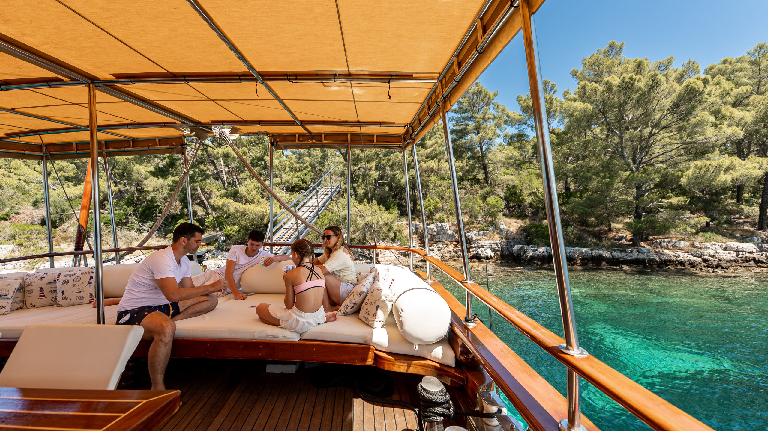 Yacht exterior image