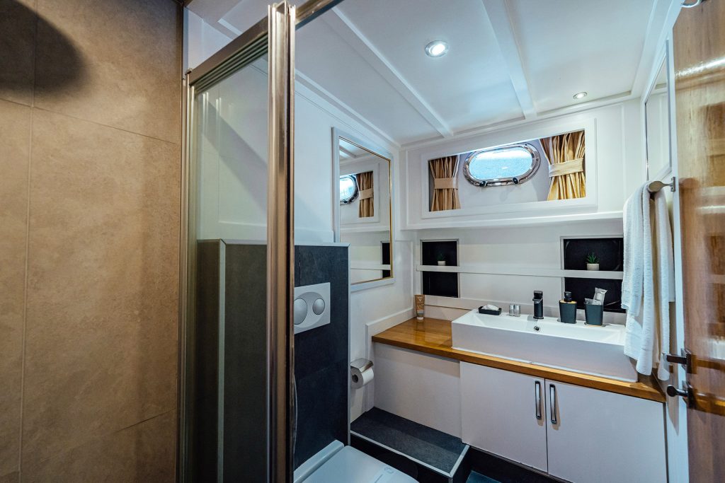 Yacht interior image