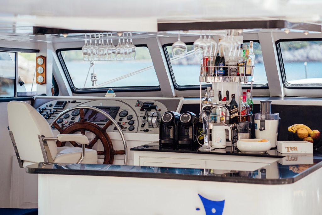 Yacht interior image