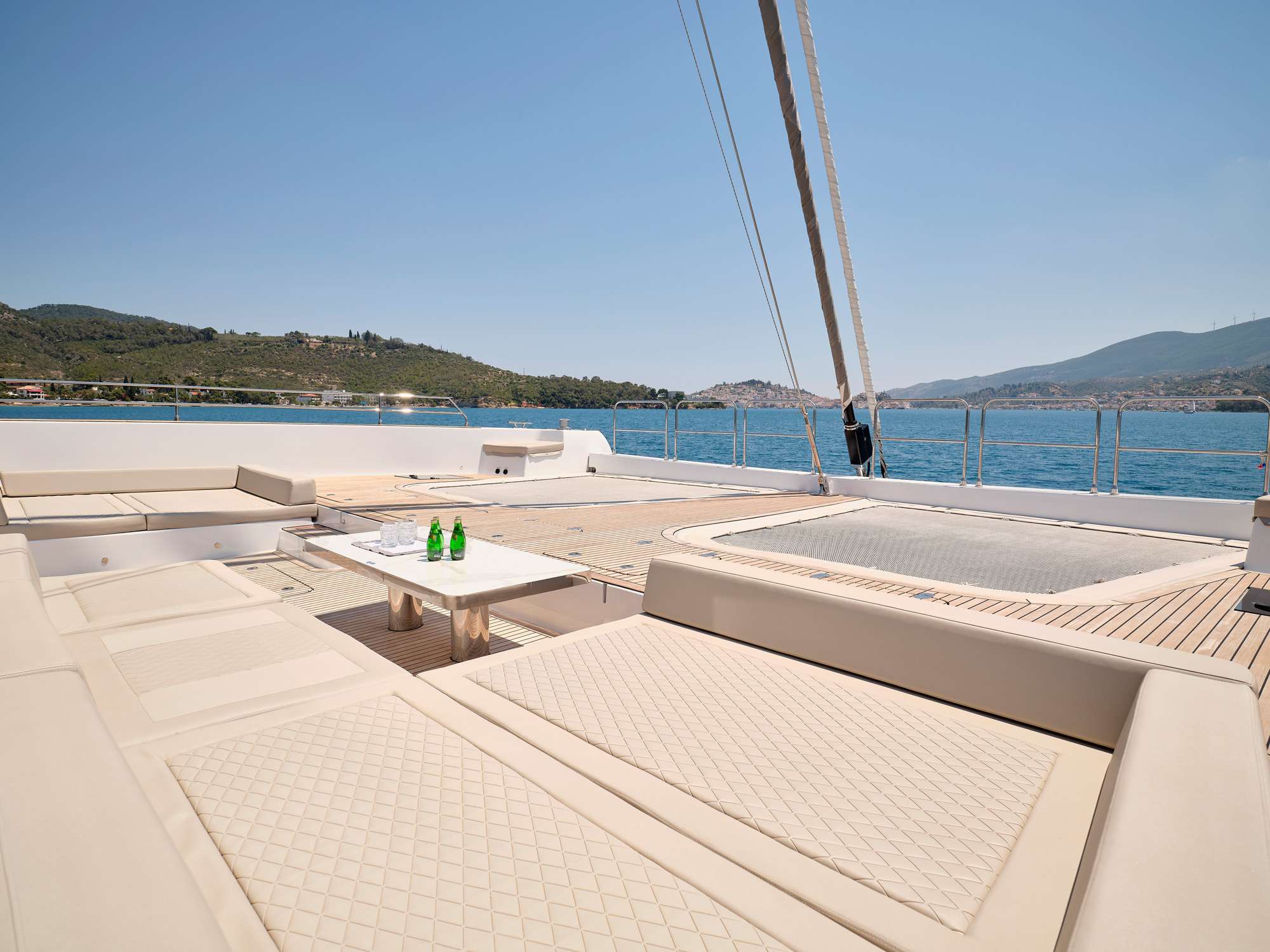 Yacht exterior image