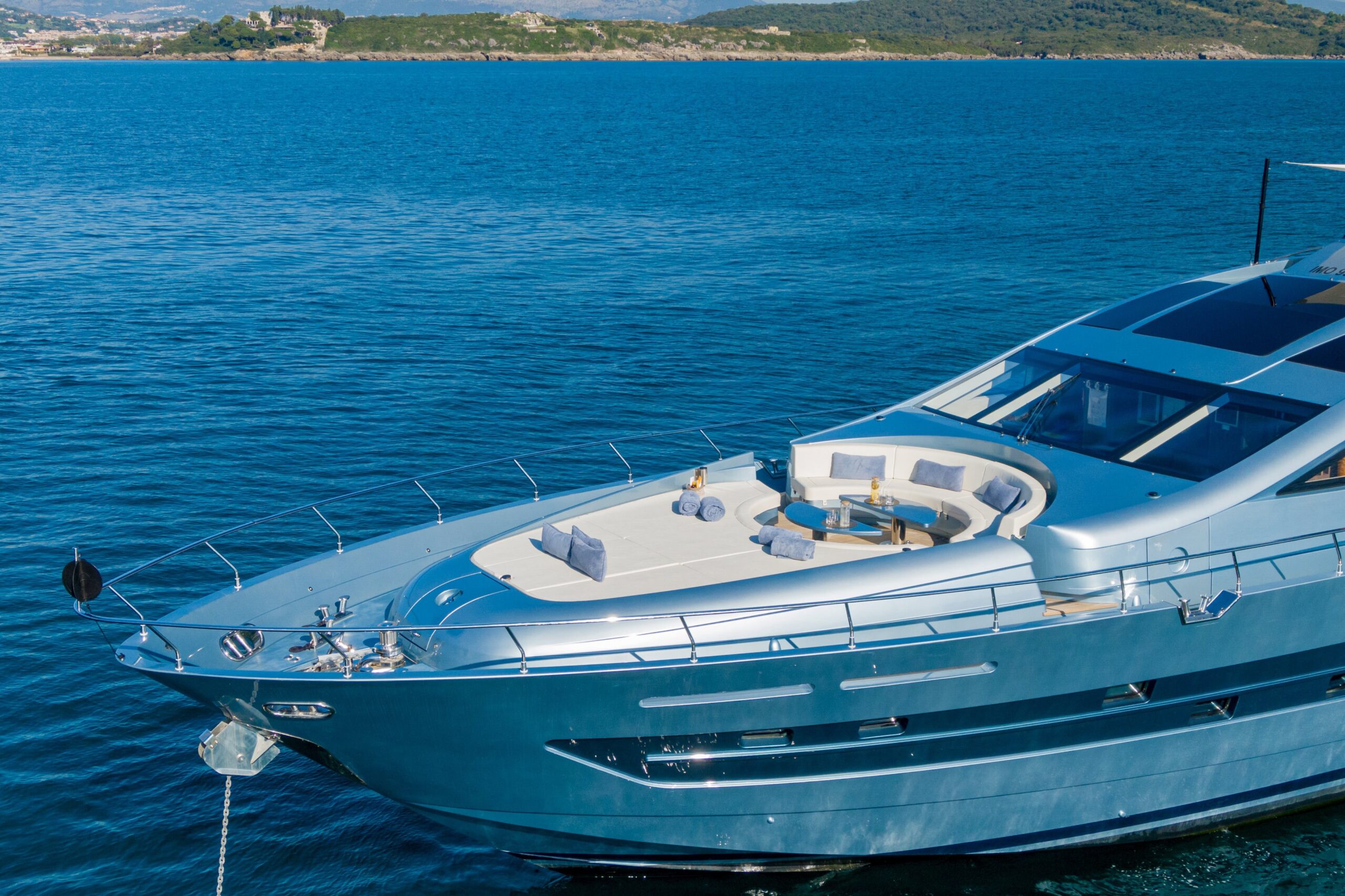 55 FIFTYFIVE Bow deck