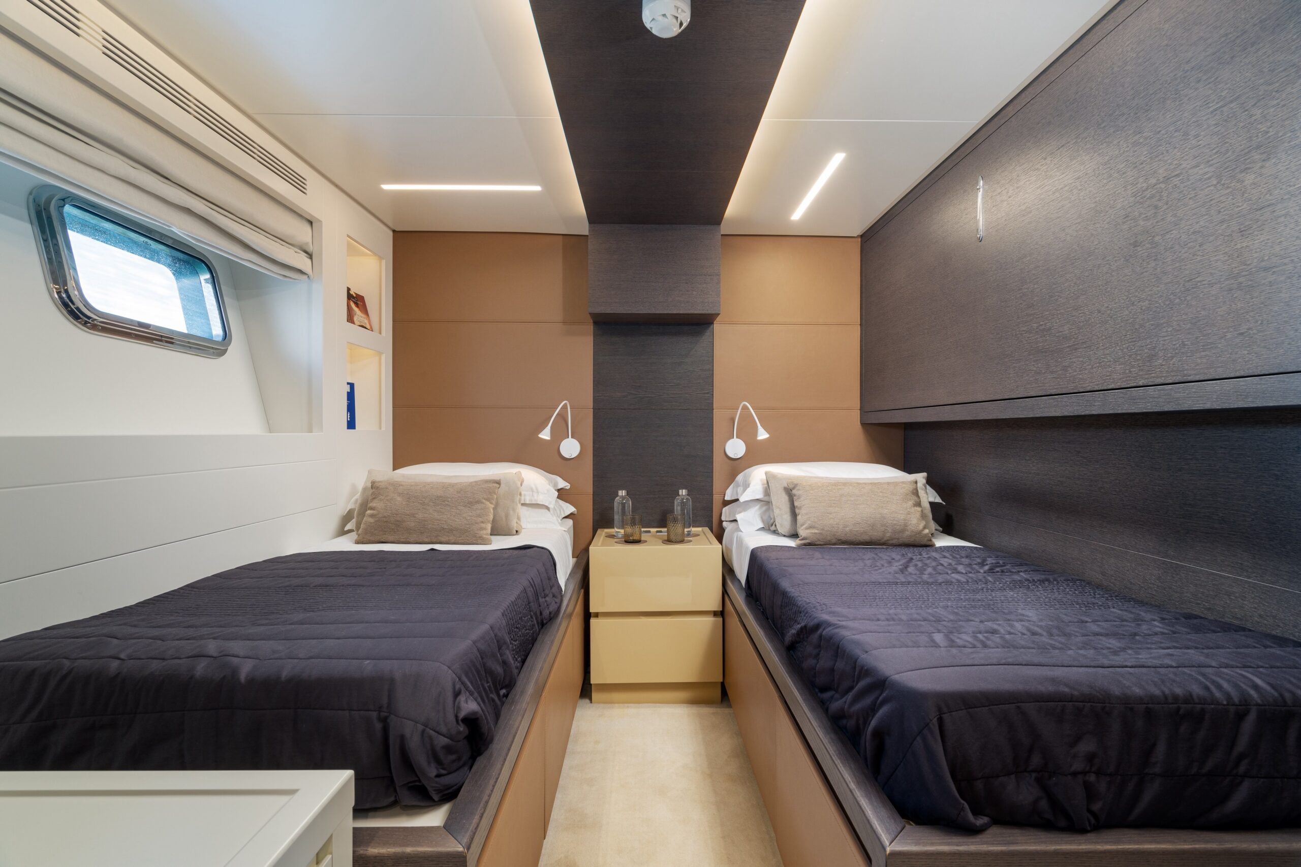 55 FIFTYFIVE Twin cabin