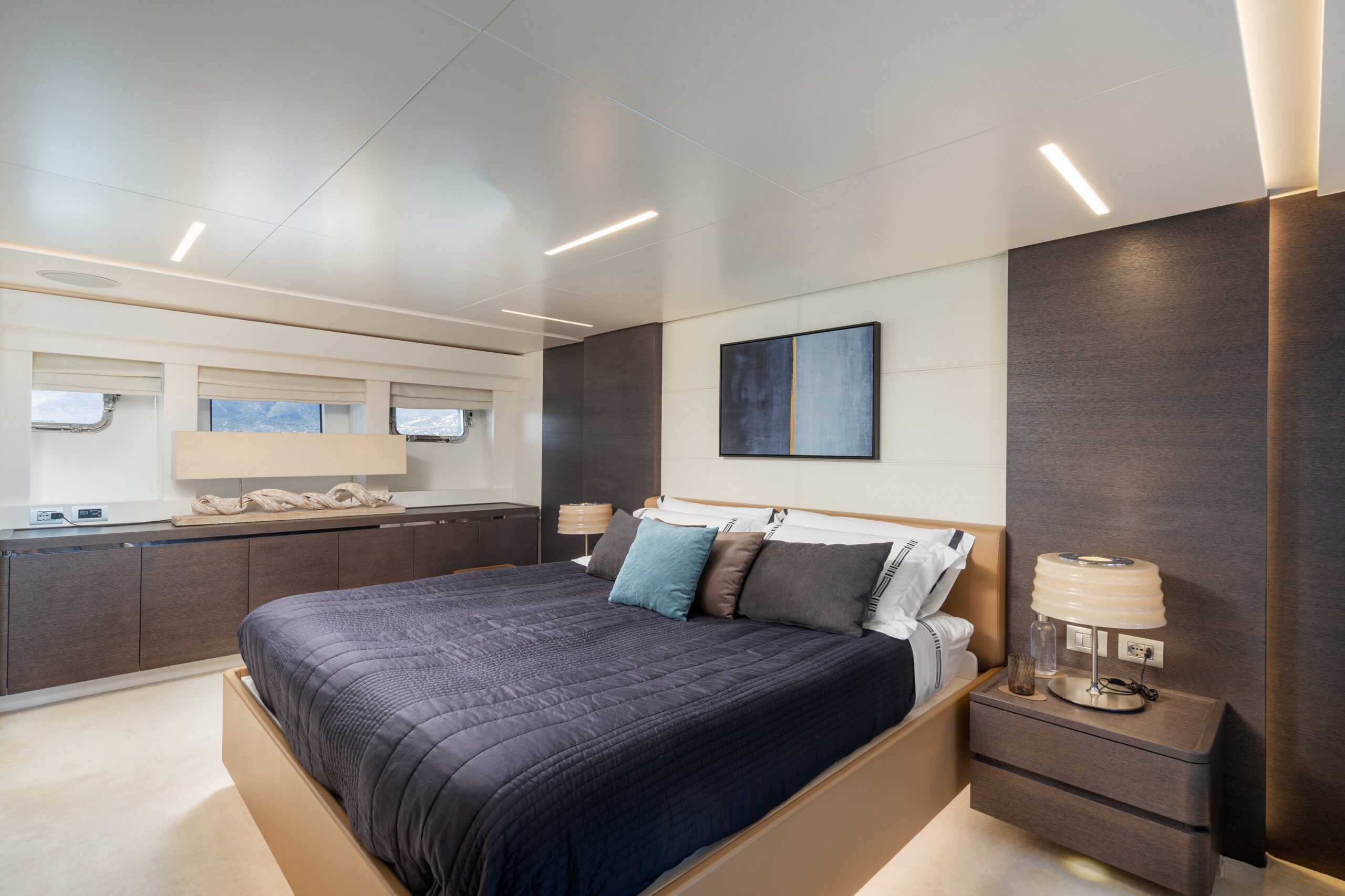 55 FIFTYFIVE Double cabin