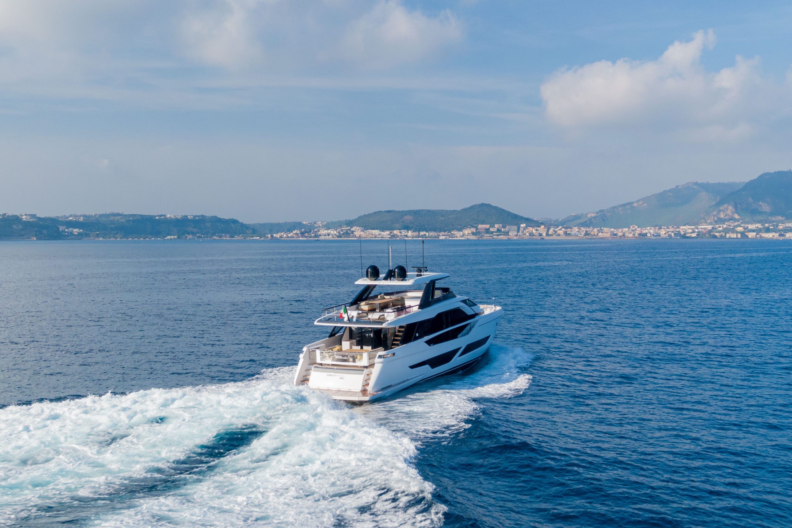 Yacht exterior image