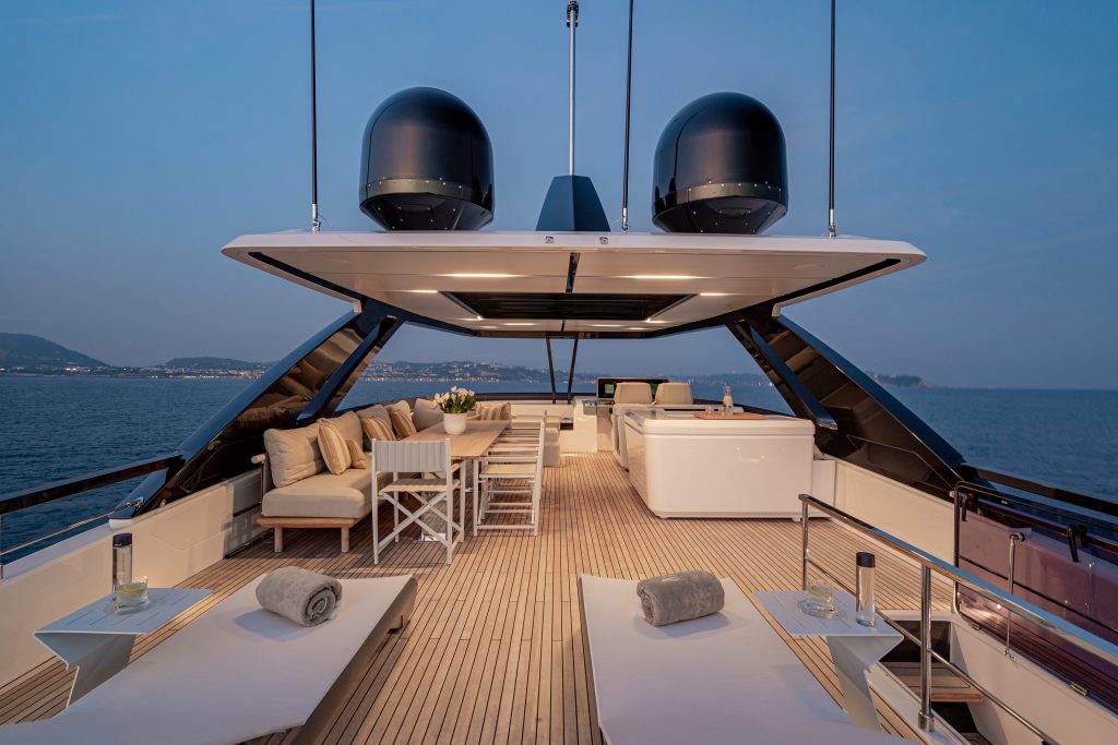 Yacht exterior image