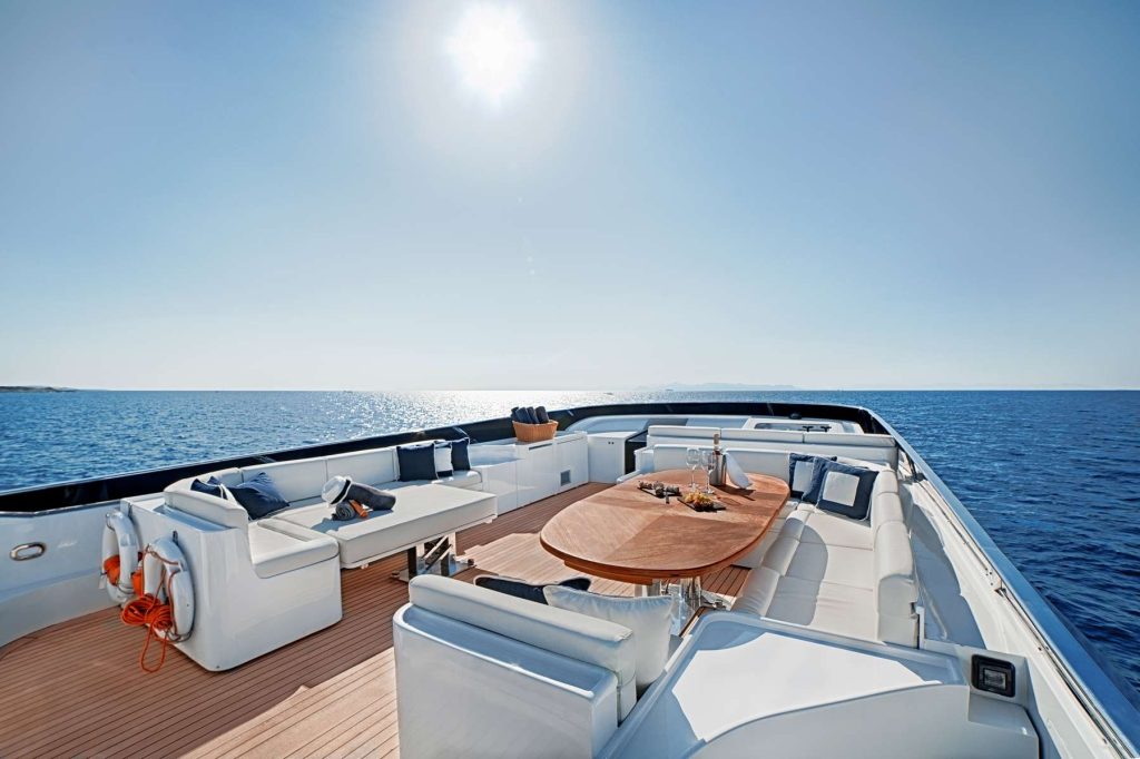 Yacht exterior image