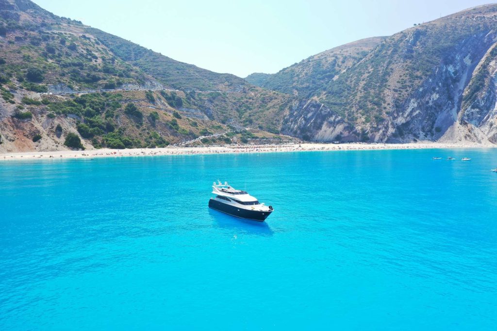 Yacht exterior image