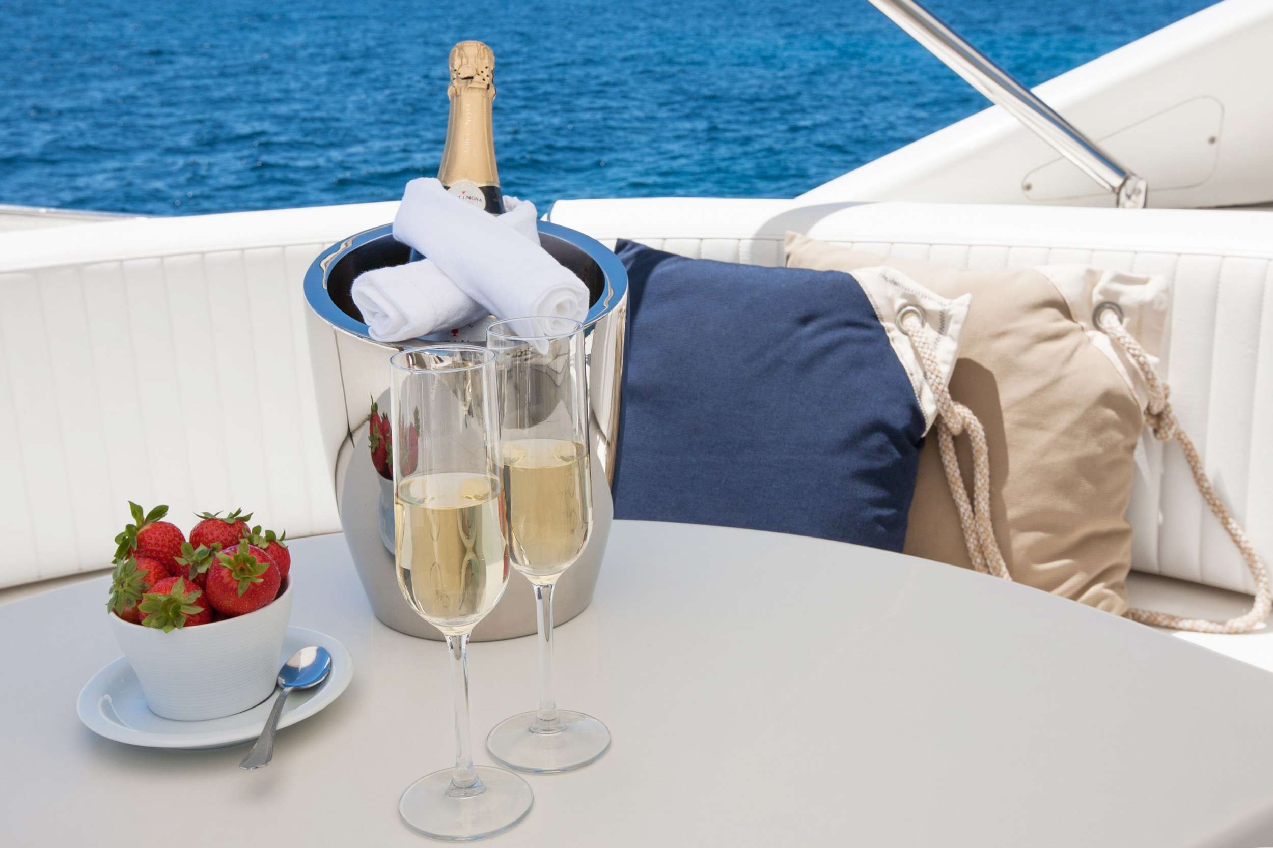 Yacht exterior image