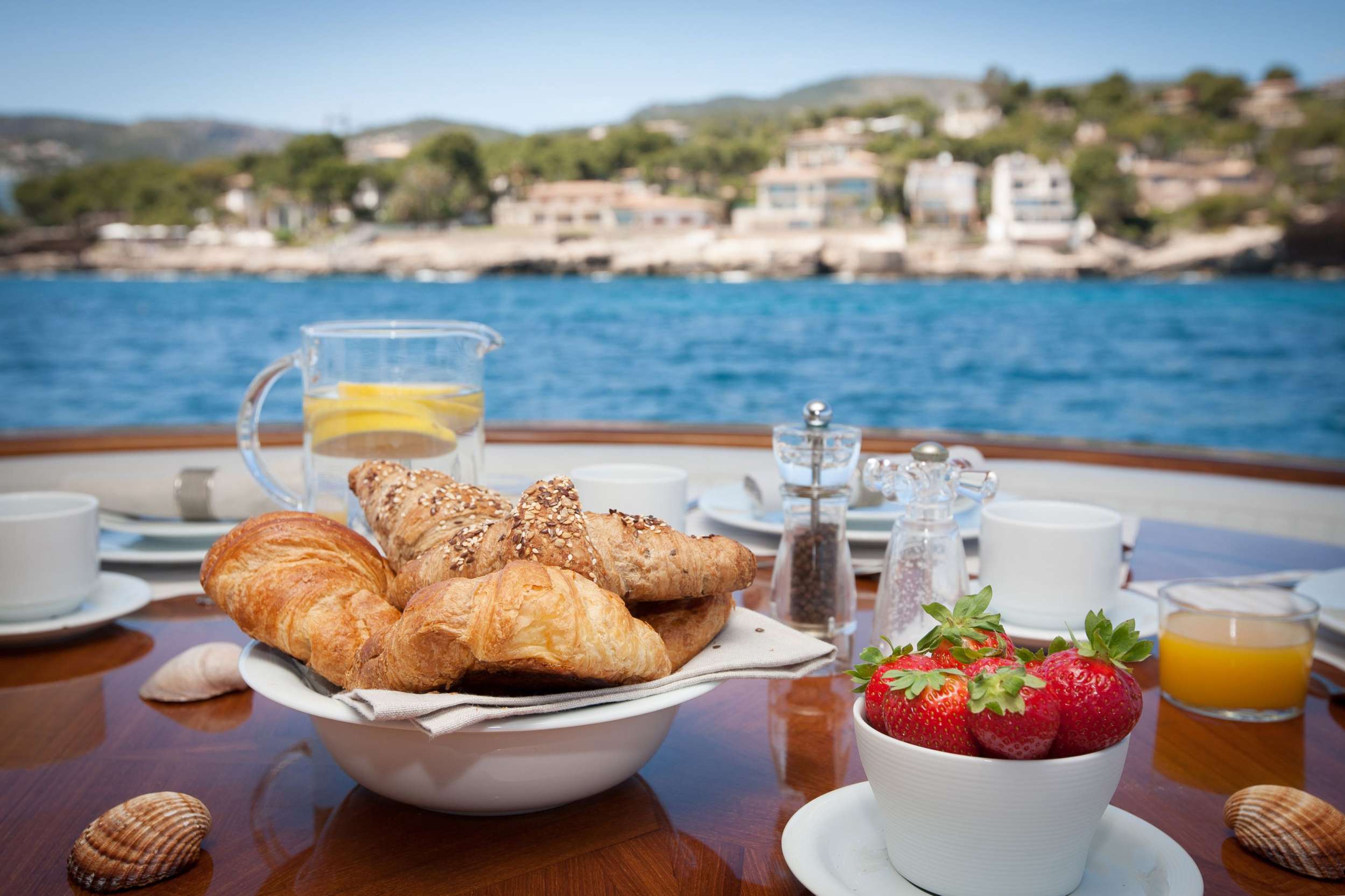 Yacht exterior image