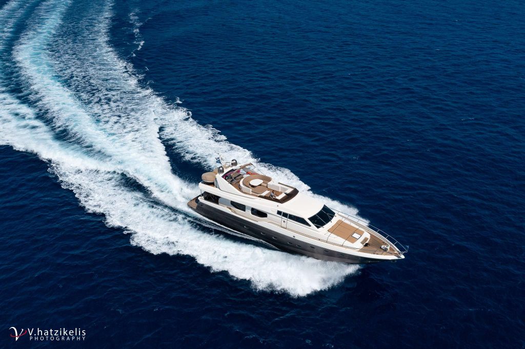 Yacht exterior image