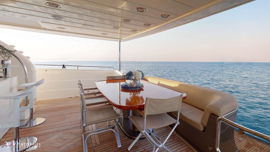 Yacht exterior image