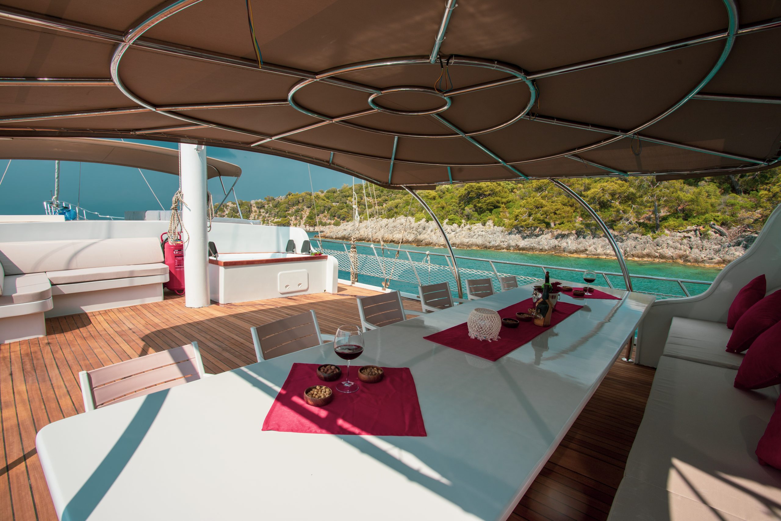 Yacht exterior image