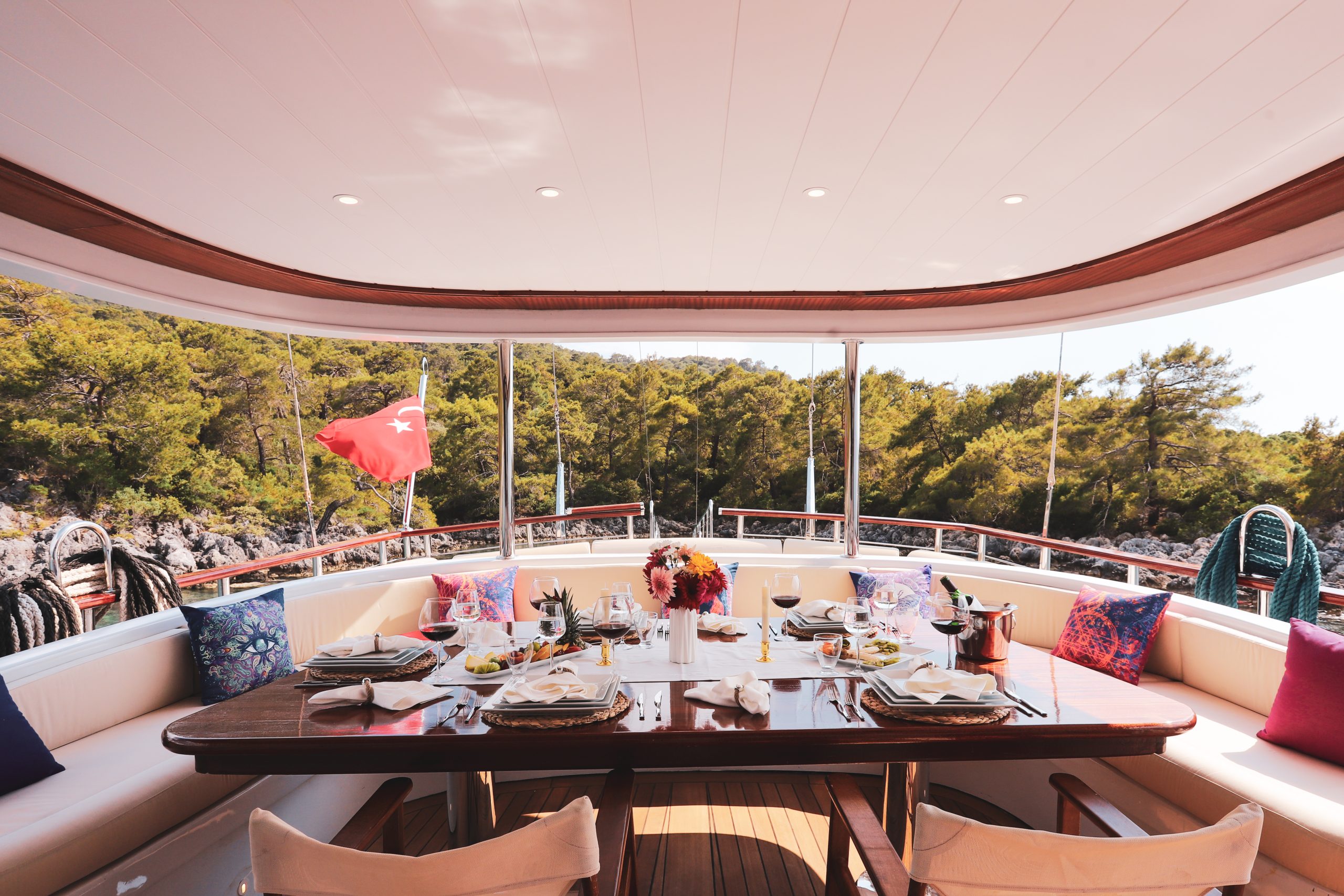 Yacht exterior image