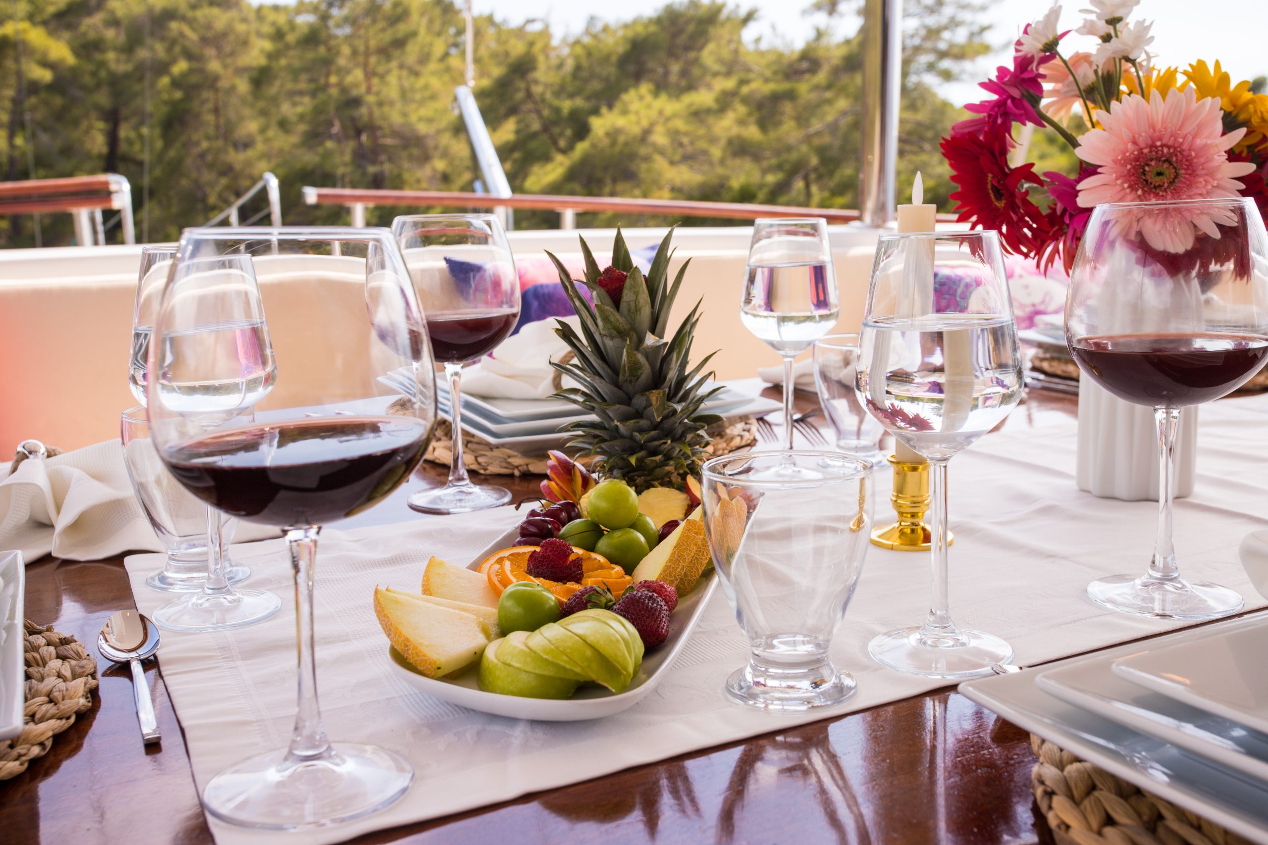 Yacht exterior image