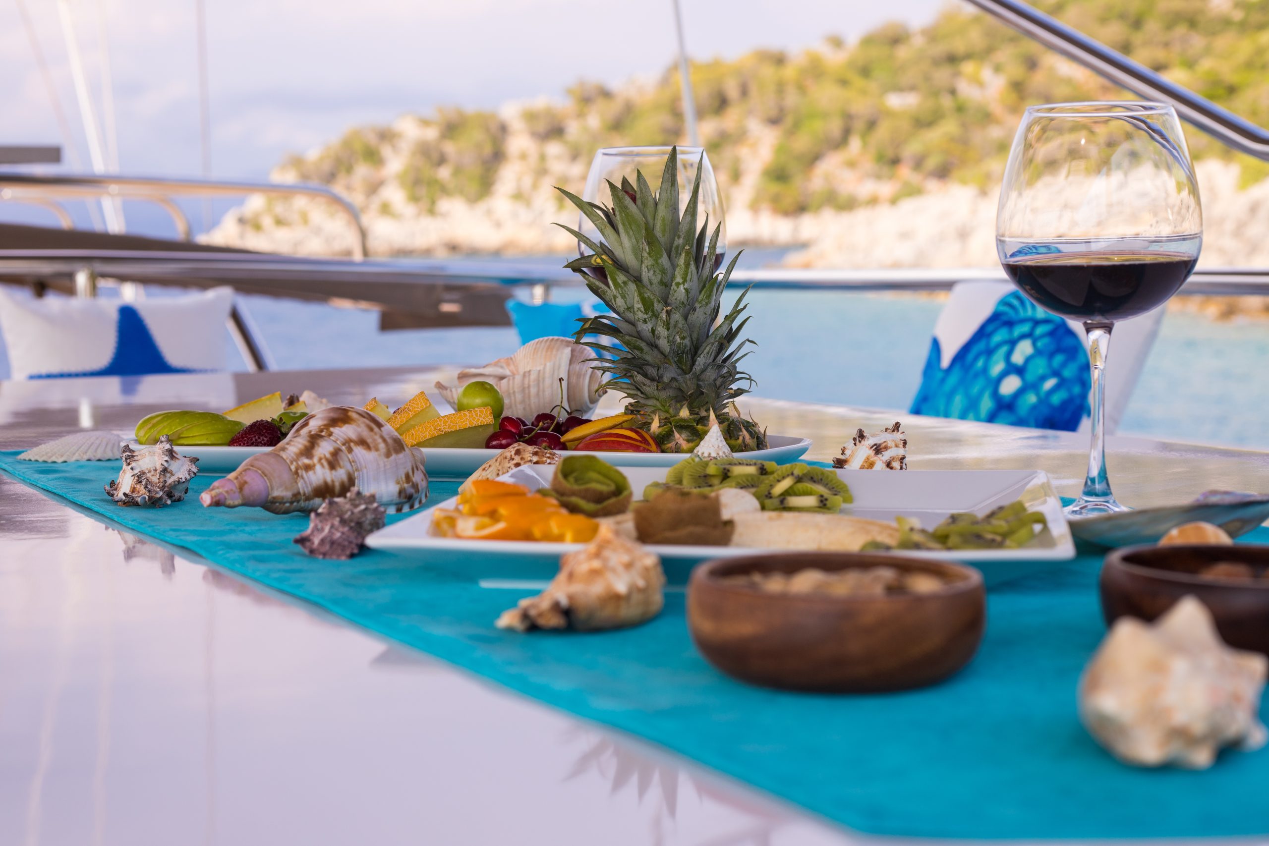 Yacht exterior image