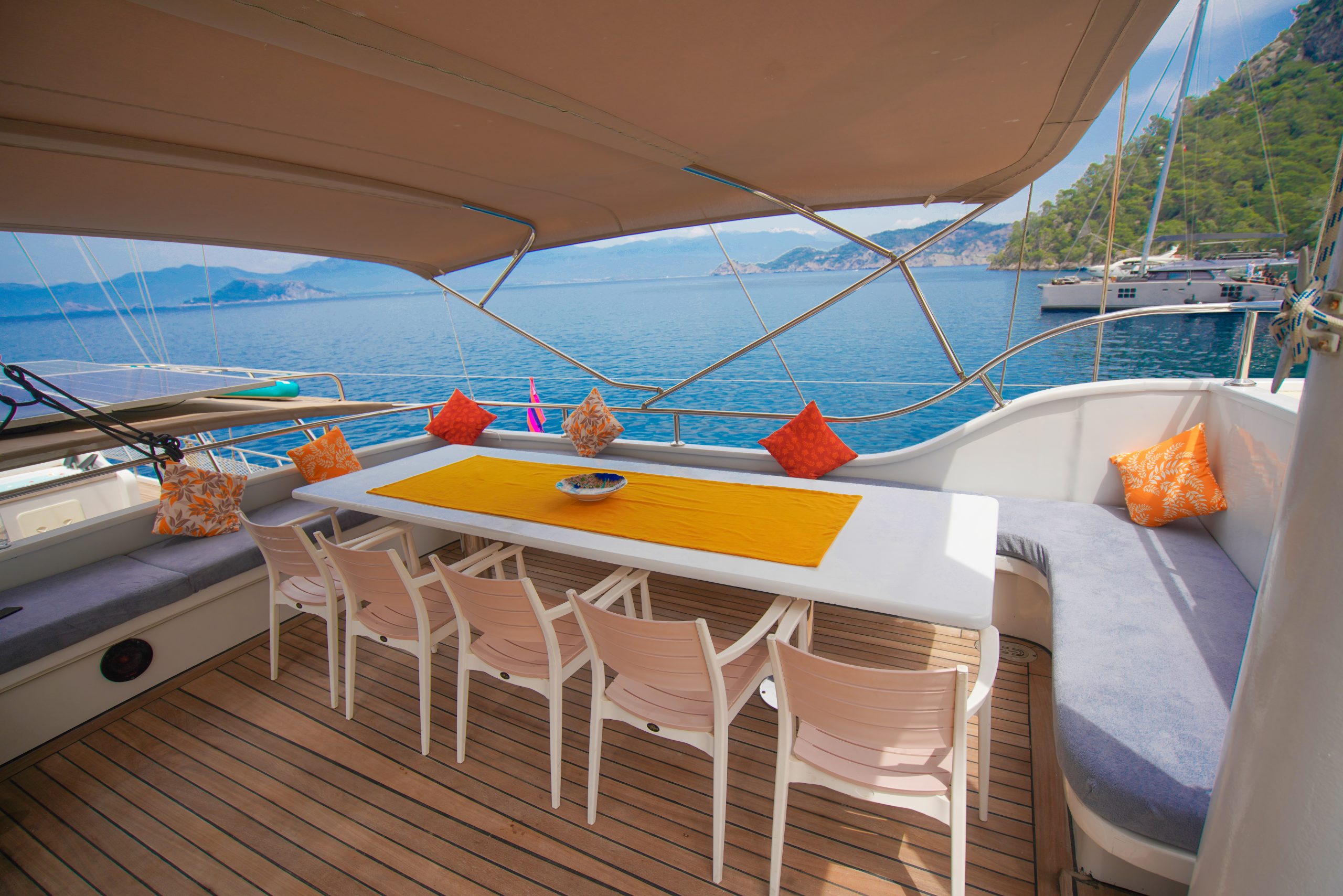 Yacht exterior image