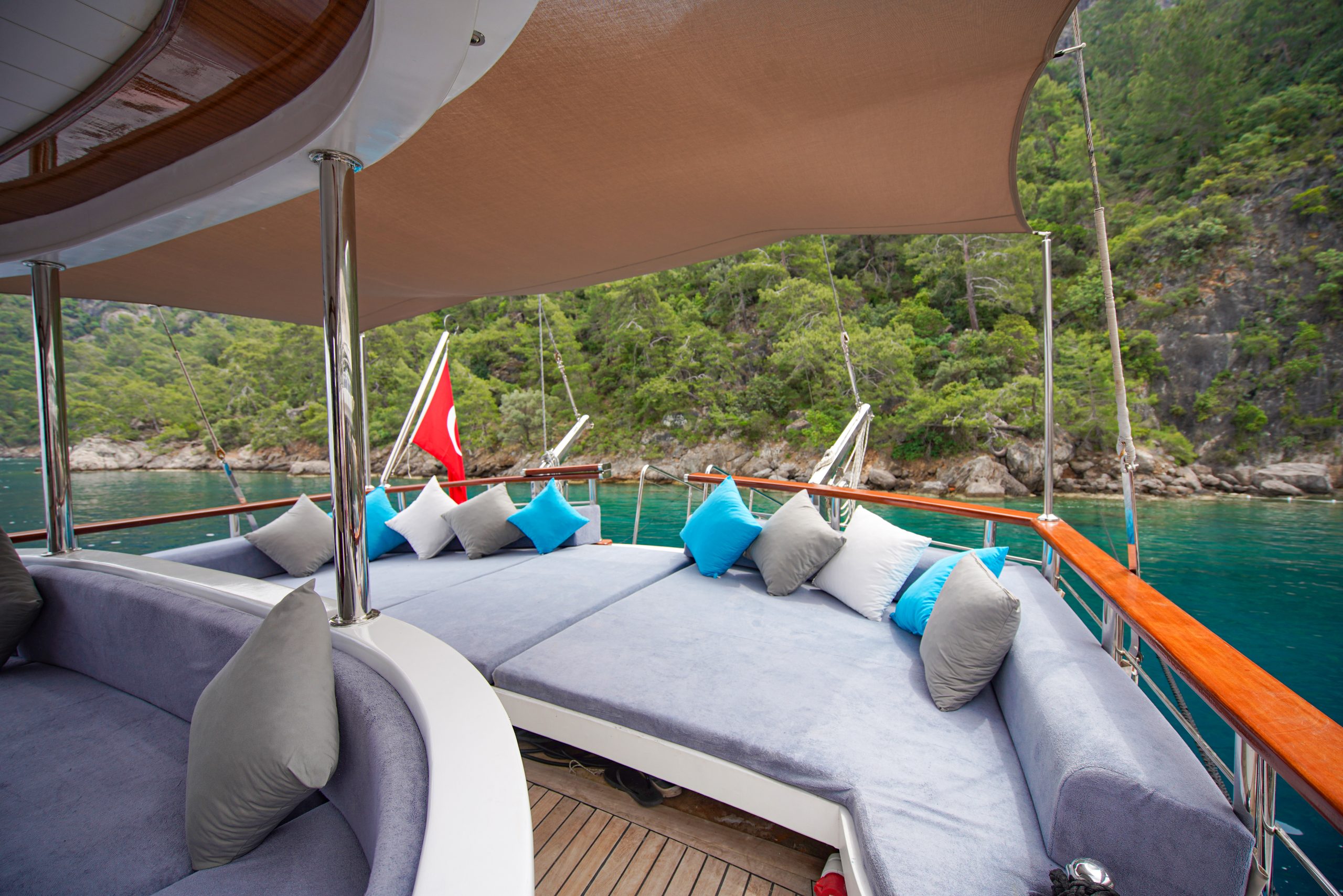 Yacht exterior image