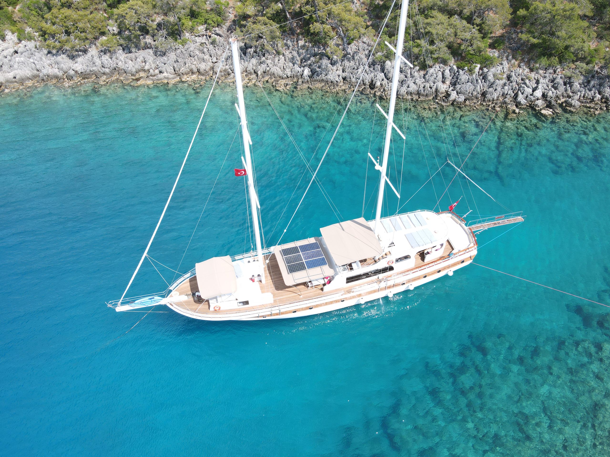 Yacht exterior image