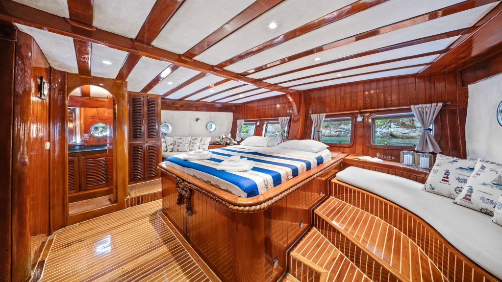 Yacht interior image