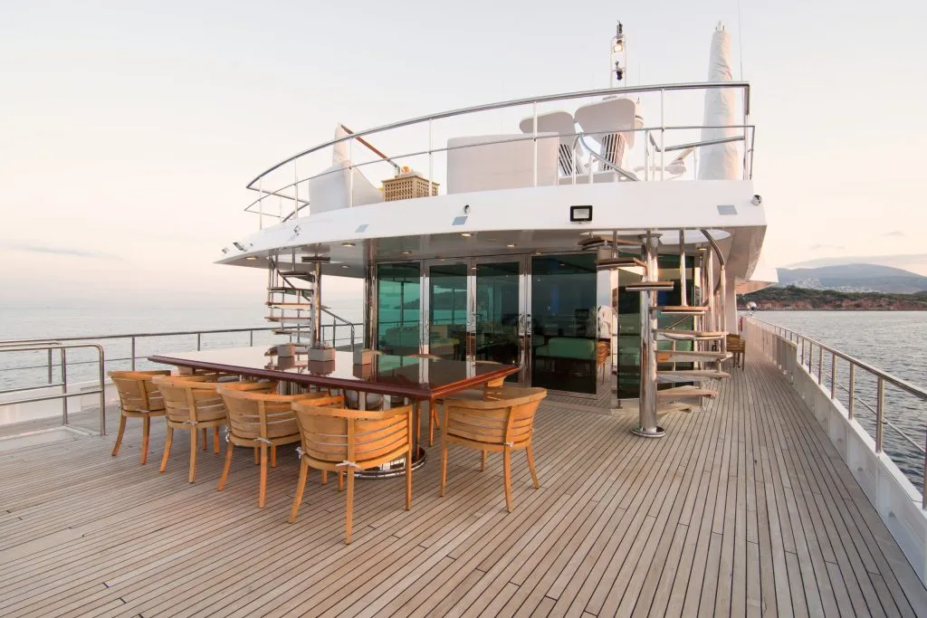 Yacht exterior image