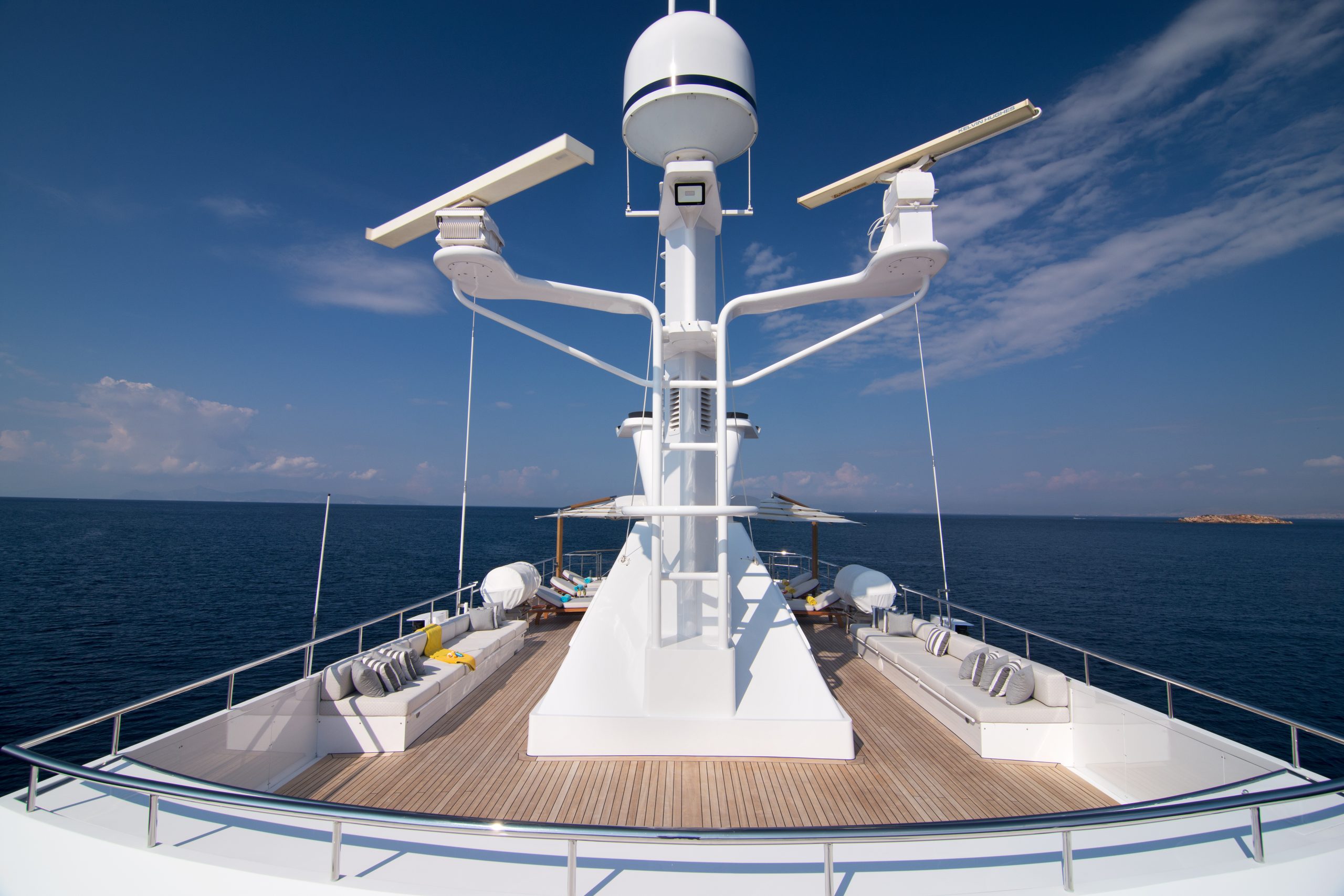 Yacht exterior image