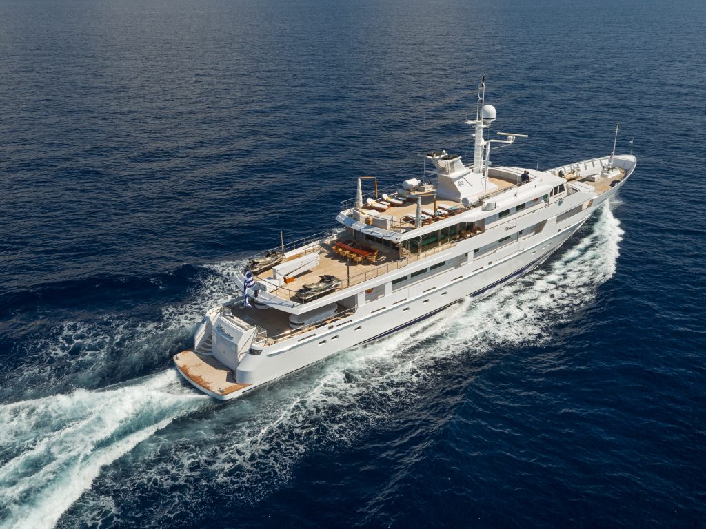 Yacht exterior image