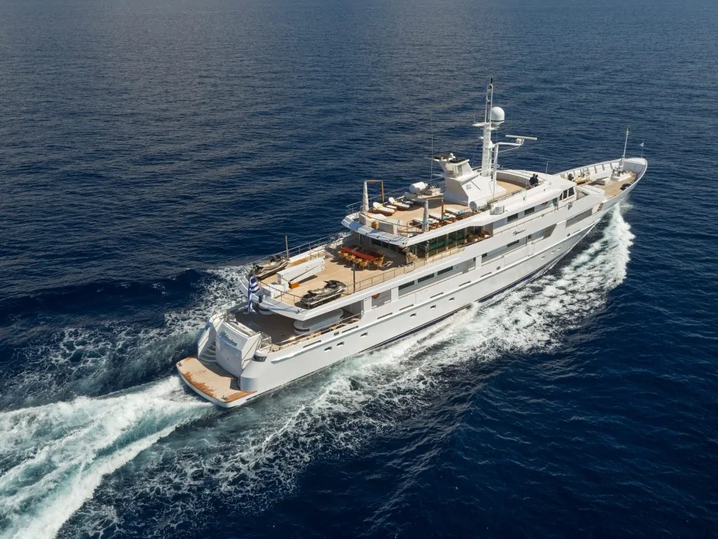 Yacht exterior image