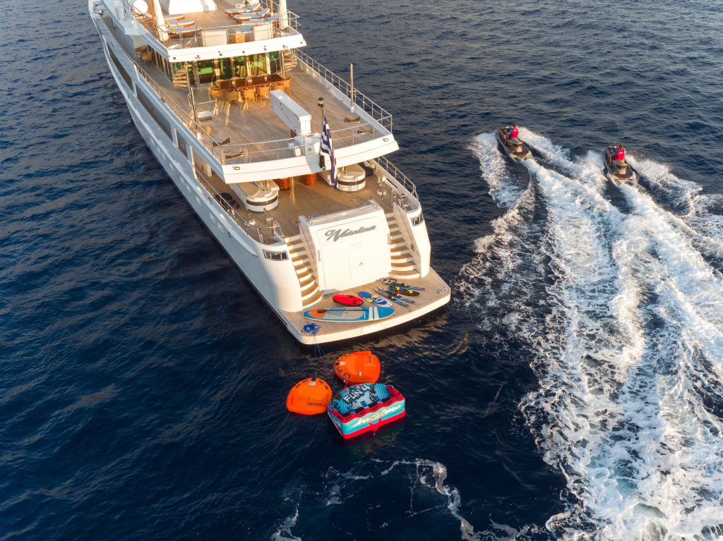 Yacht exterior image