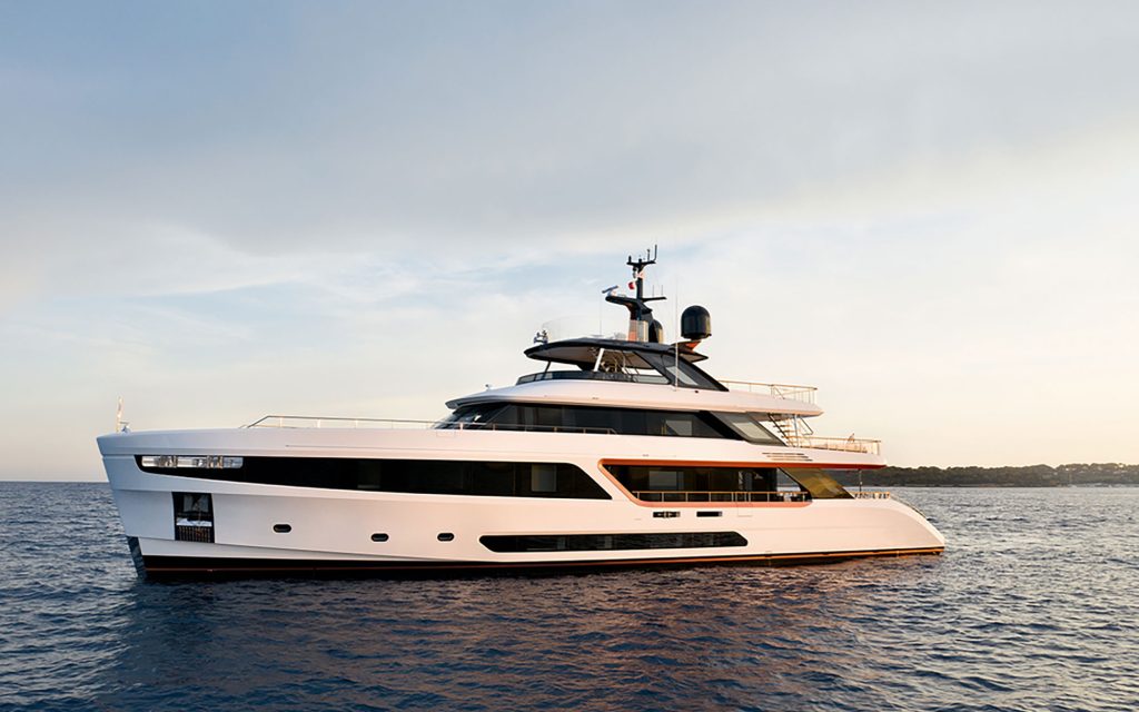Yacht exterior image