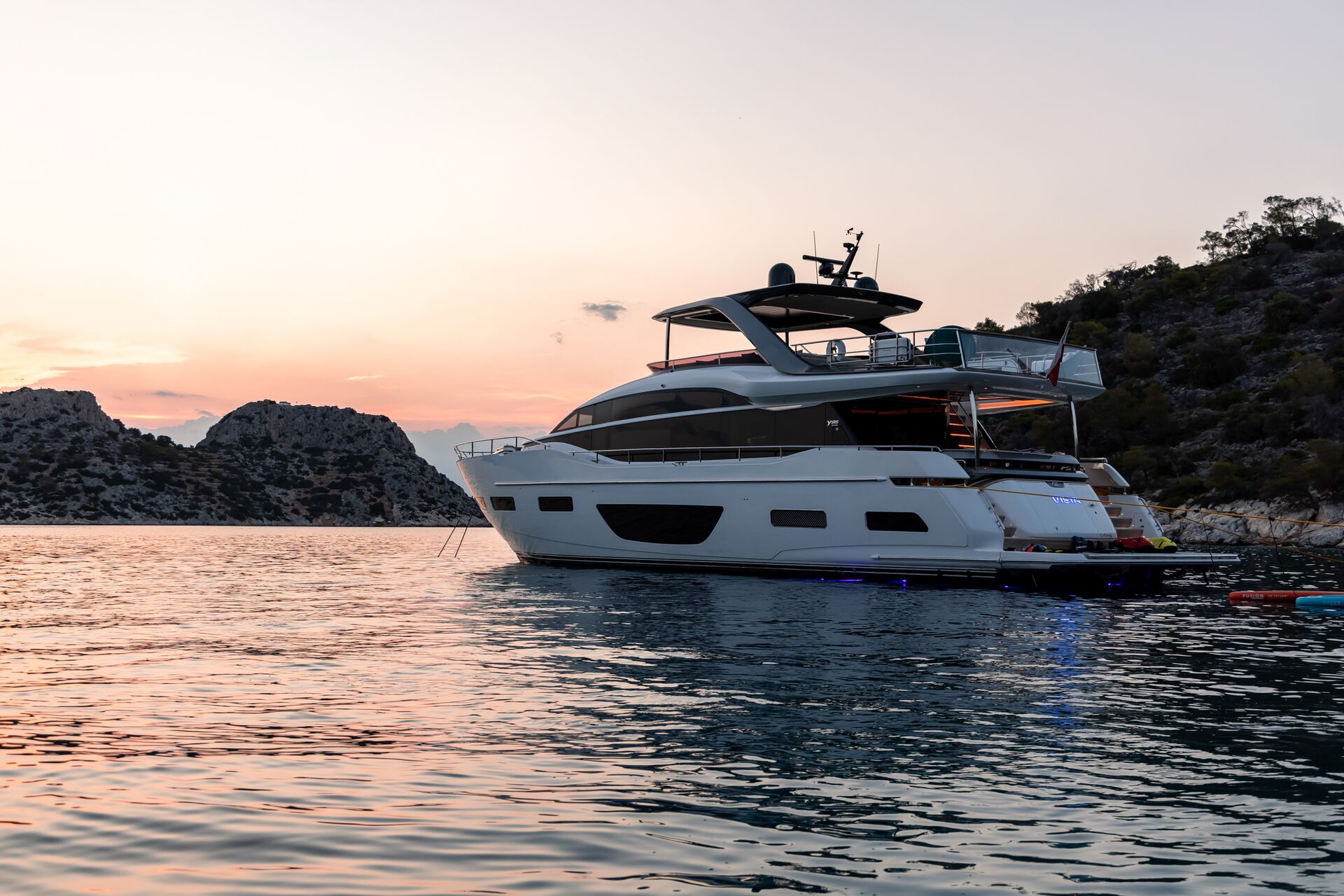 Yacht exterior image