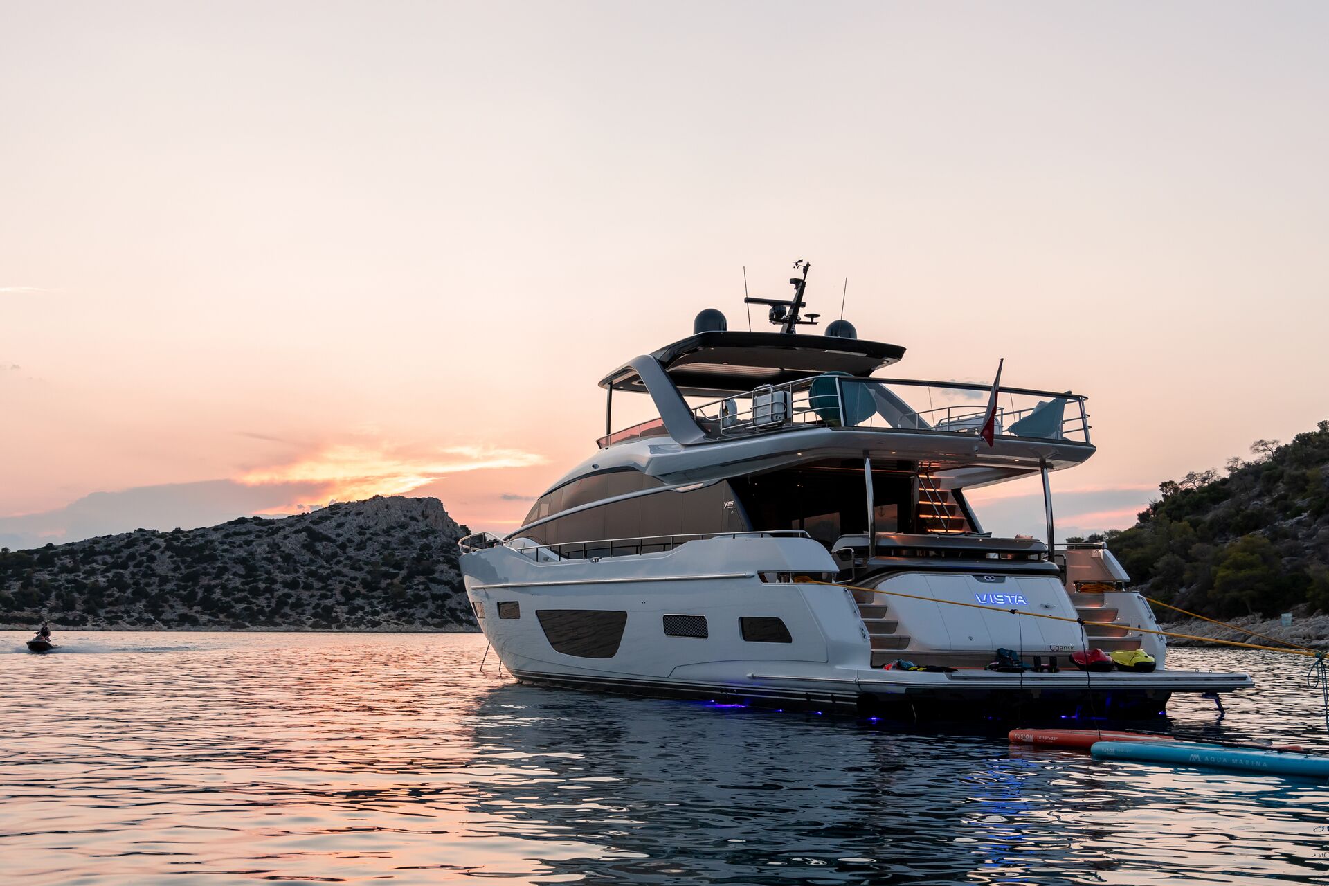 Yacht exterior image