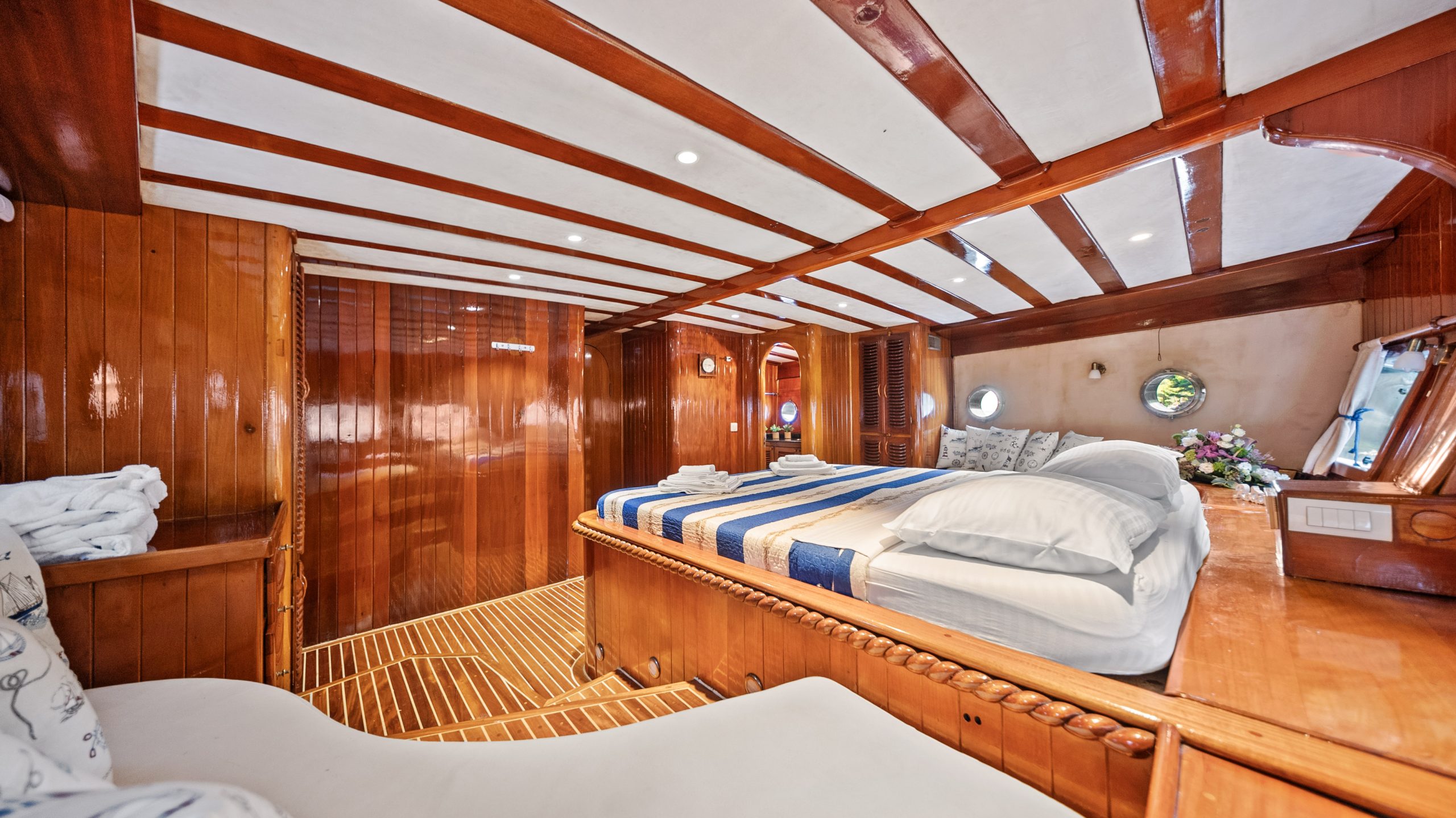 Yacht interior image