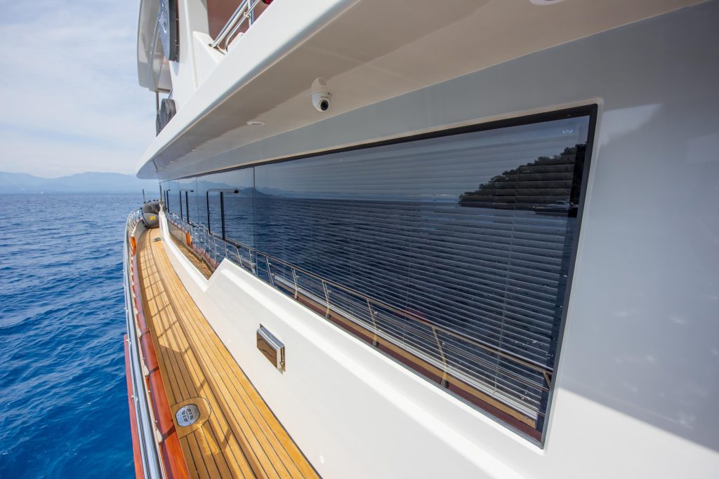 Yacht exterior image