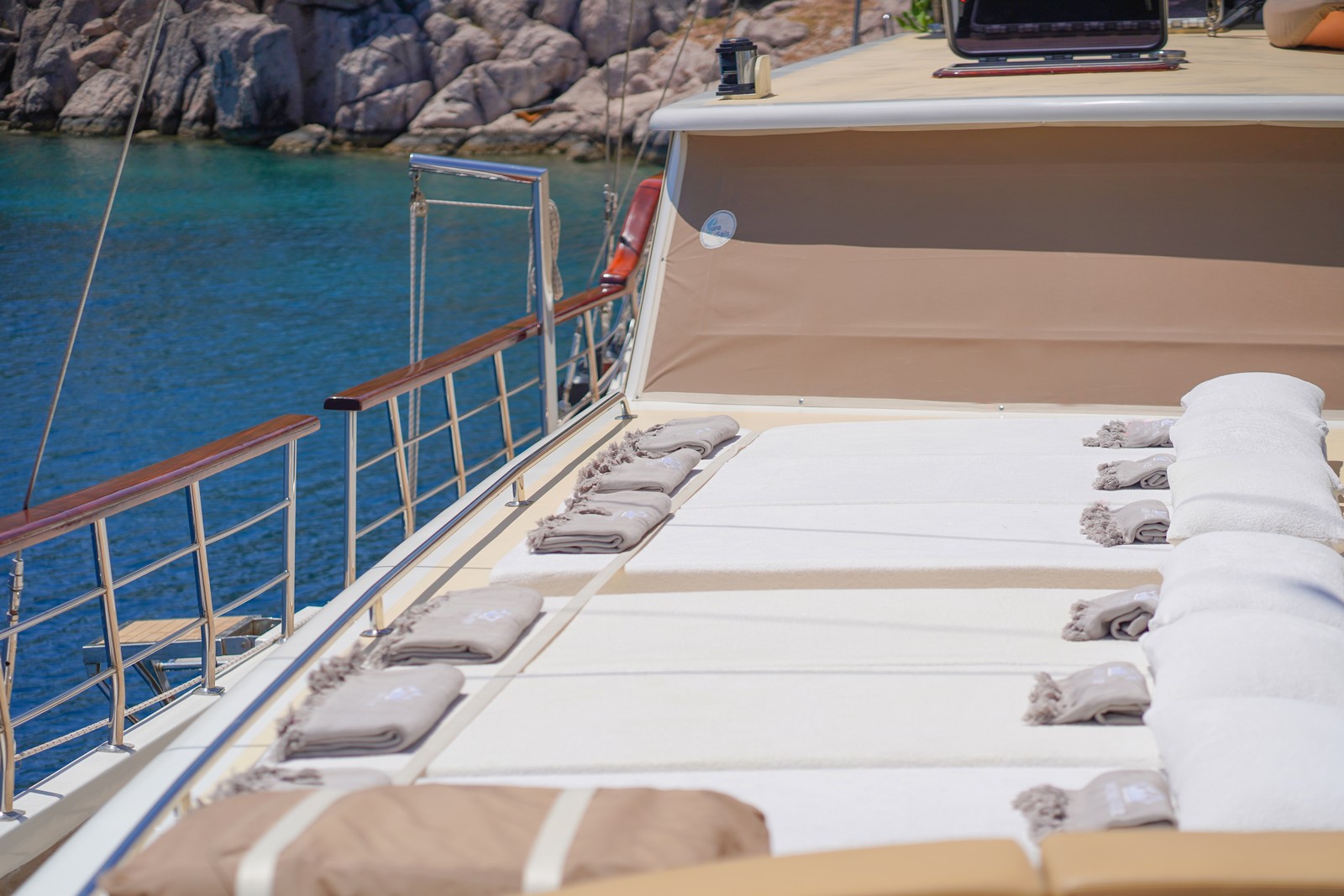 Yacht exterior image