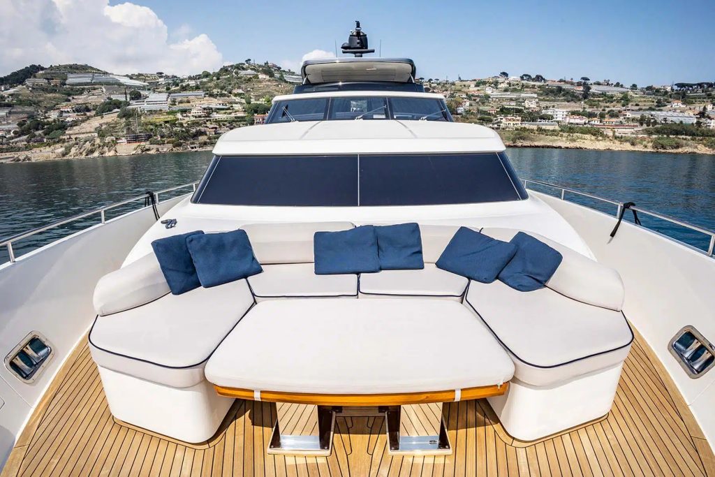 Yacht exterior image