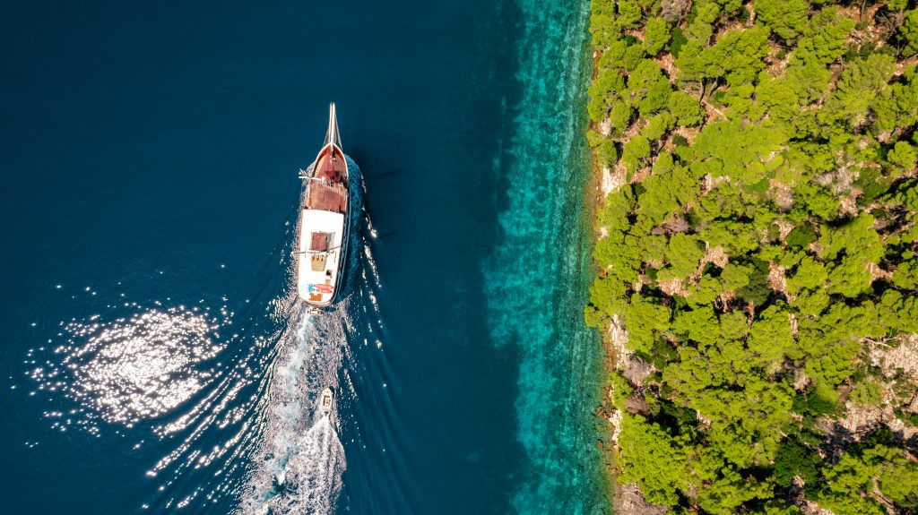 Yacht exterior image
