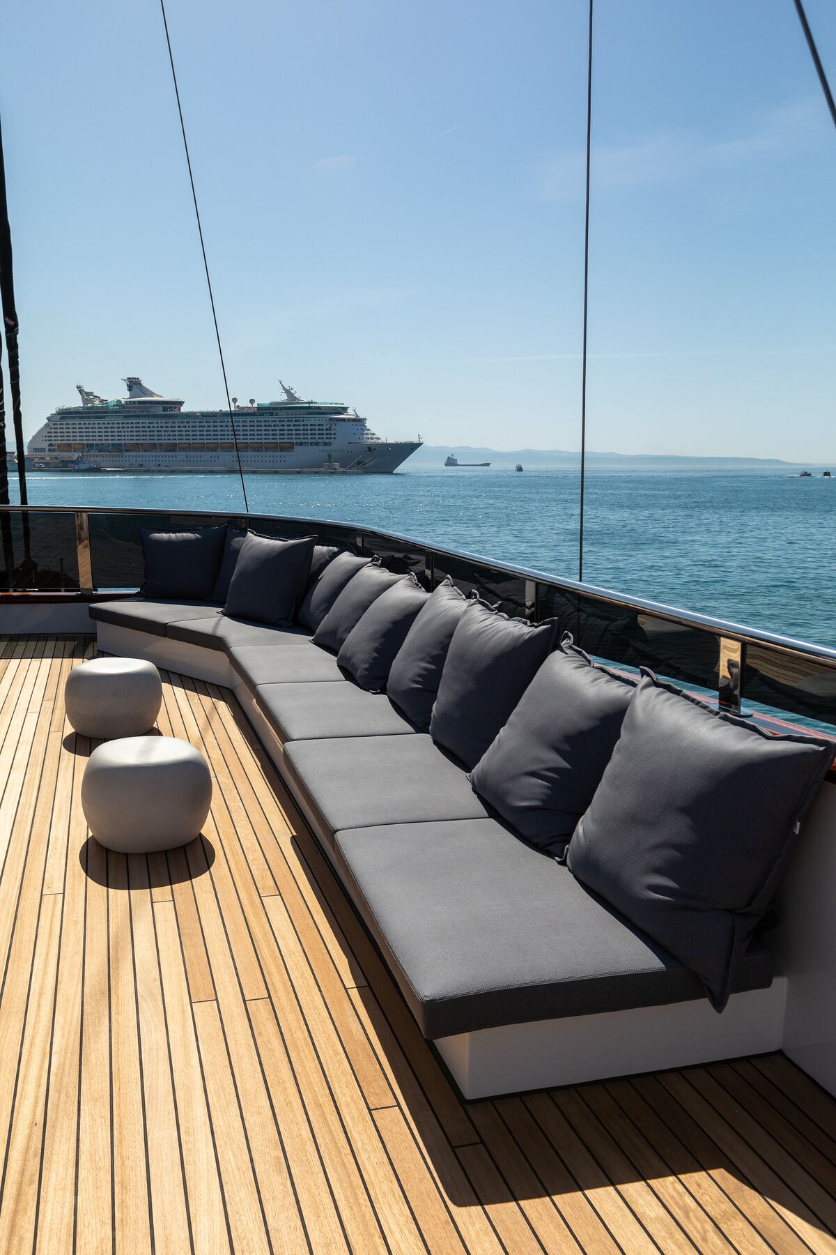 Yacht exterior image