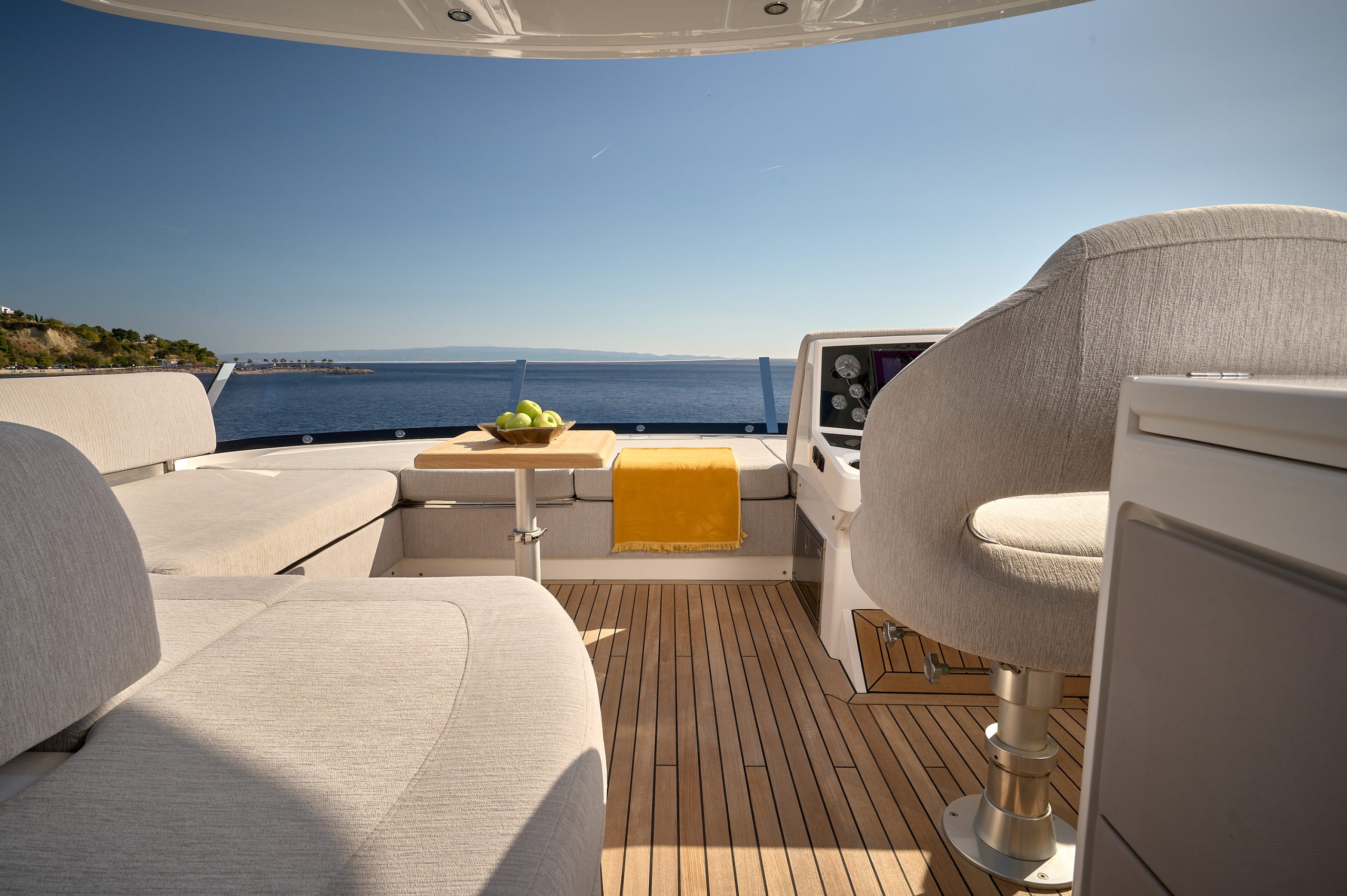 Yacht exterior image
