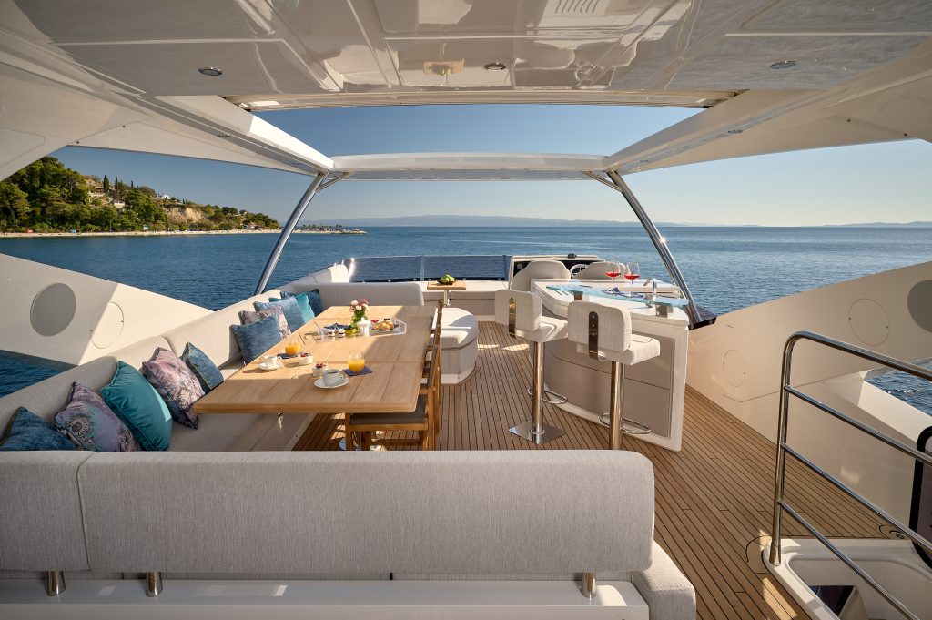 Yacht exterior image