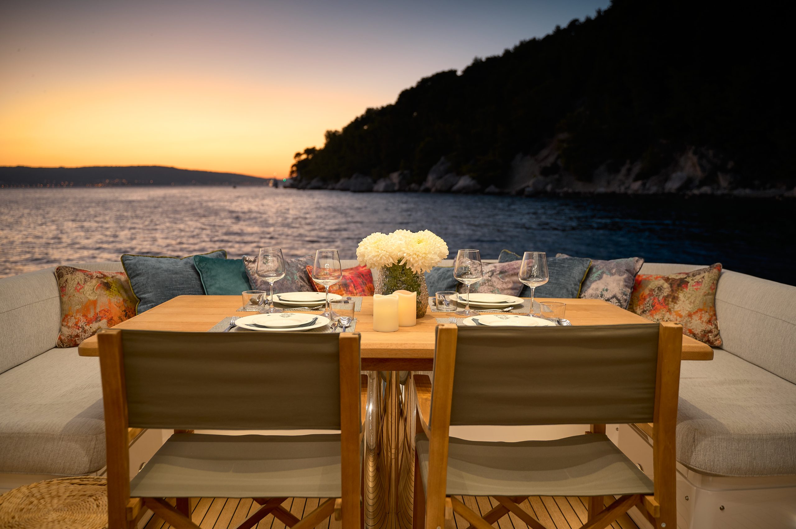 Yacht exterior image