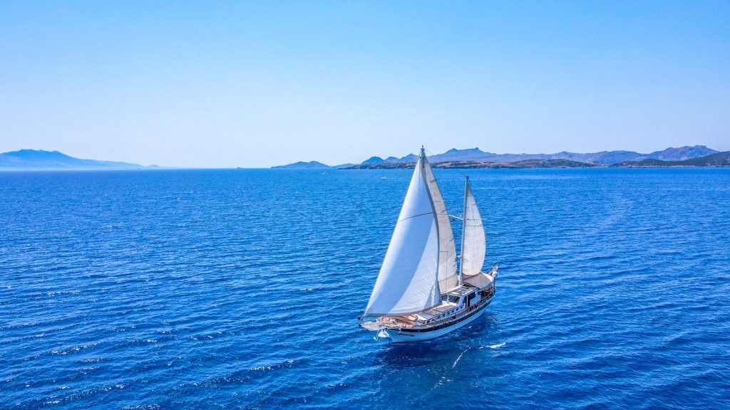 Yacht exterior image