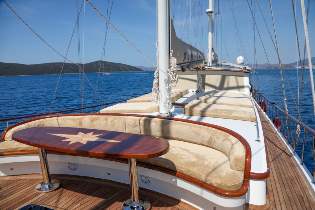 Yacht exterior image