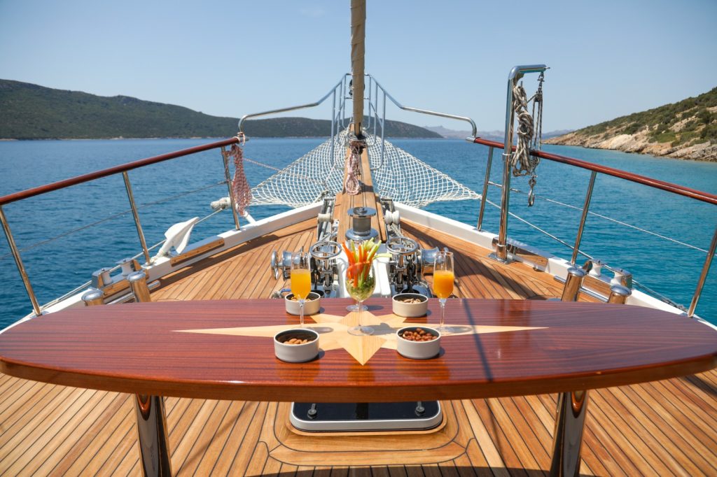 Yacht exterior image