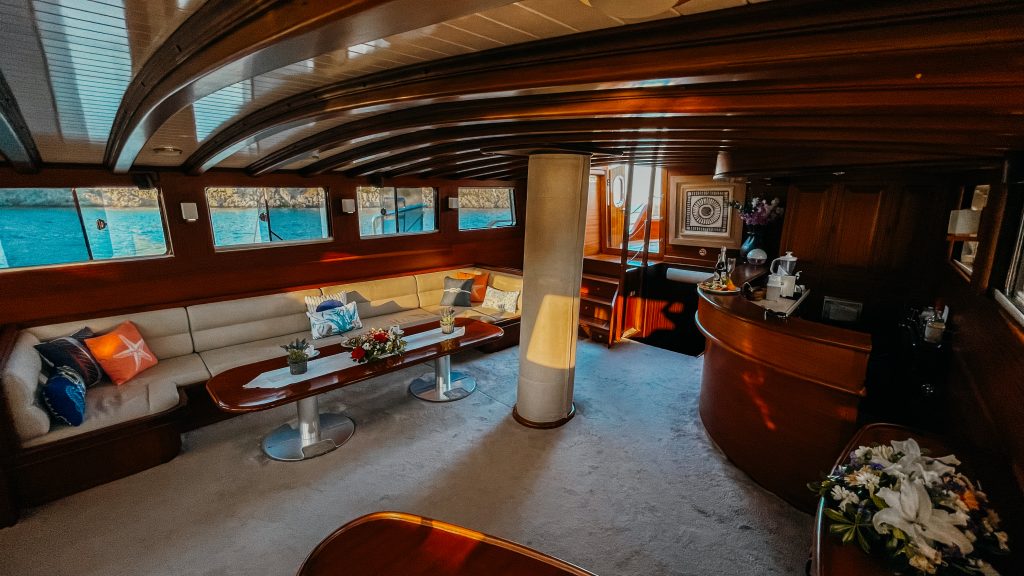 Yacht interior image
