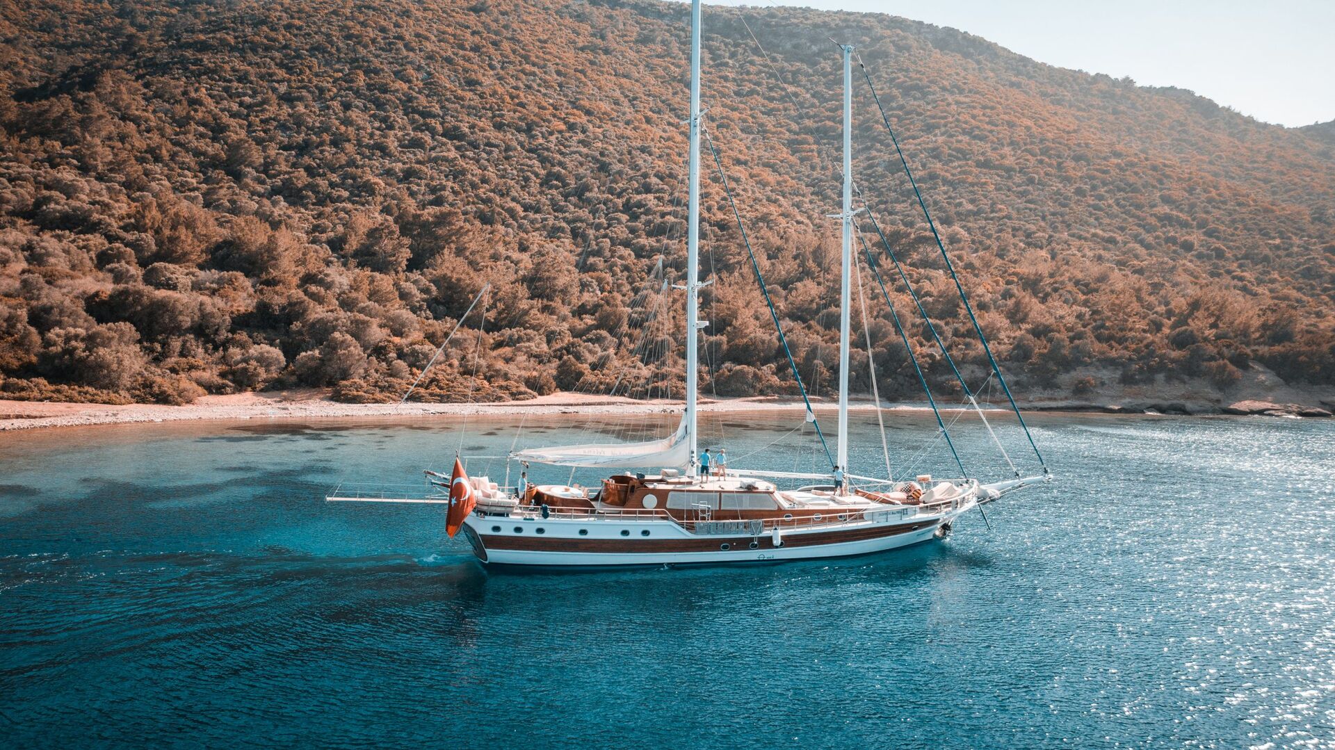 Yacht exterior image