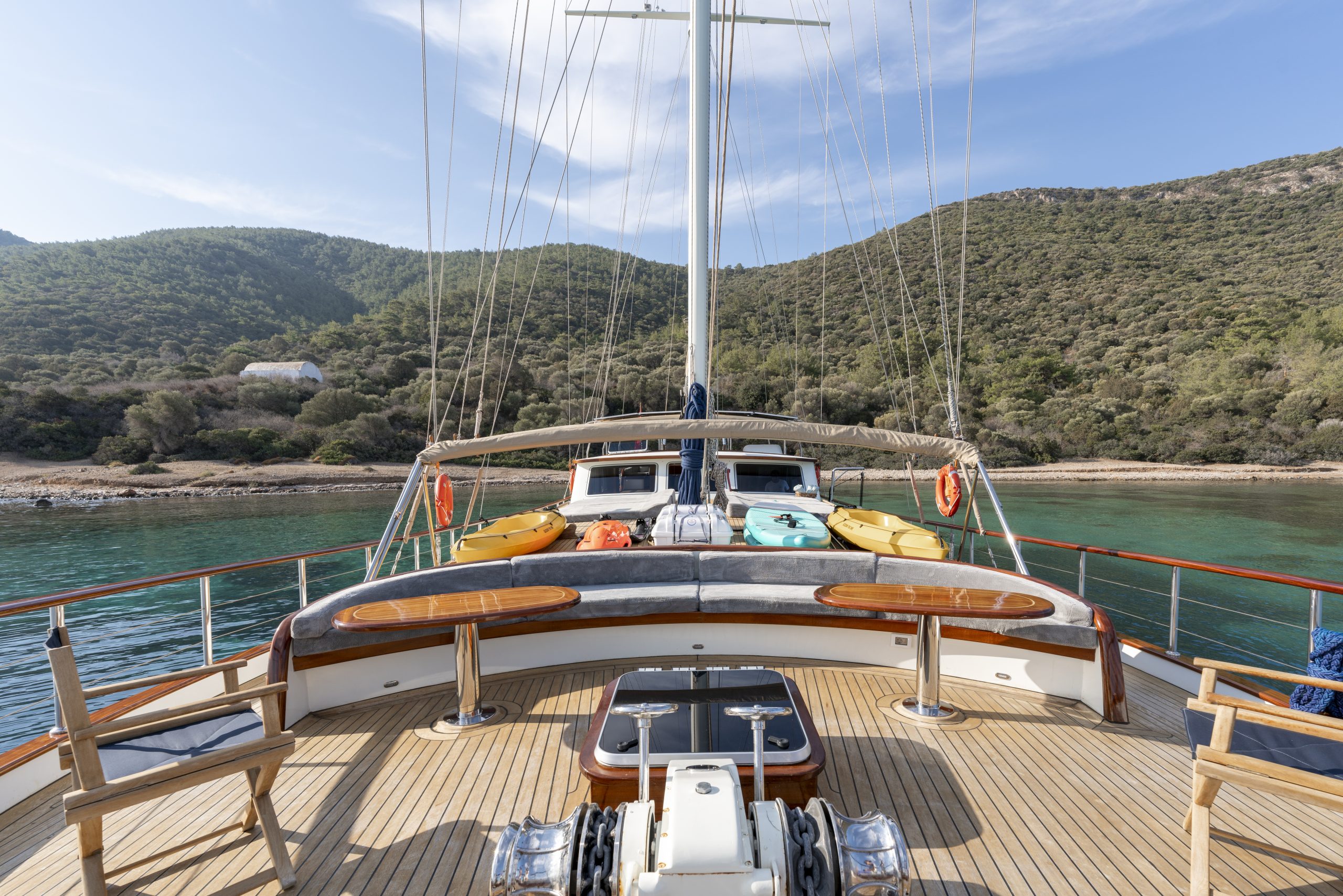 Yacht exterior image